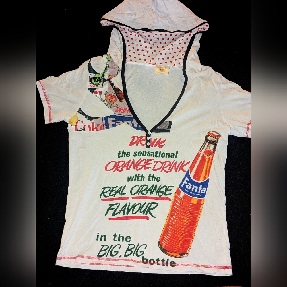 Coca~Cola Fanta tshirt with hood